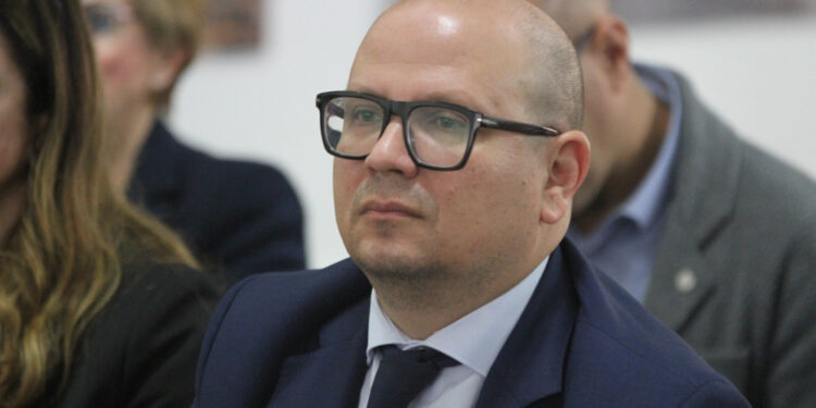 Salvatore Deidda (Fdi): «Sulla continuità aerea superare emergenza ma occorre una riforma strutturale»