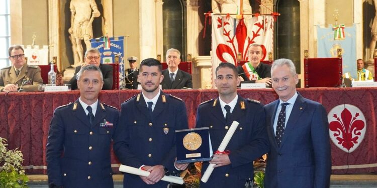 Firenze: Scudi di San Martino 2022. Tra i premiati anche due poliziotti sardi