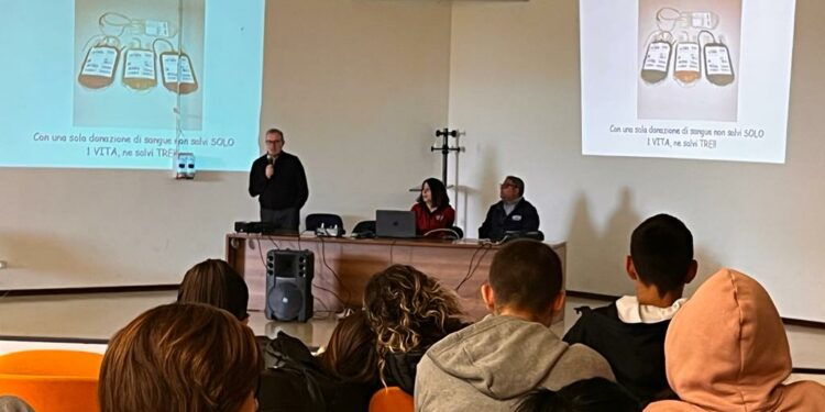 Prosegue la campagna di sensibilizzazione a cura dell’Avis e del centro trasfusionale dell’Aou di Sassari all’Istituto alberghiero