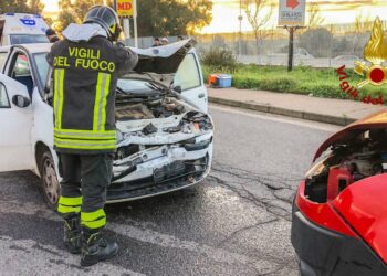Ghilarza: incidente stradale in prossimità del bivio del 131 Dcn, sul posto i vigili del fuoco