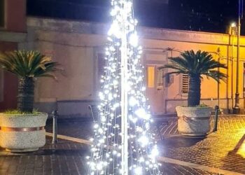 Zeddiani: accese le luminarie di Natale