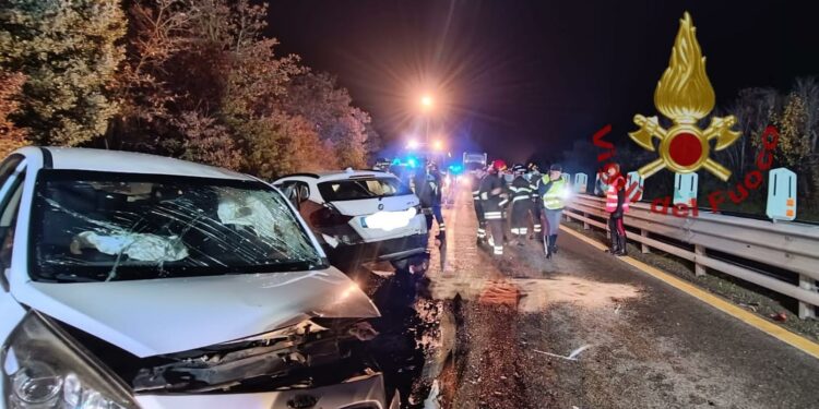 Incidente stradale sulla 131 al chilometro 157, sul posto I vigili del fuoco
