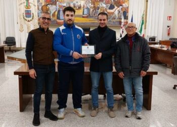 Il comune di Sennori ha premiato Vittorio Cabras, secondo ai Campionati italiani assoluti di pesistica olimpica