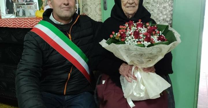 Santa Giusta: zia Francesca Caboni festeggia il secolo di vita