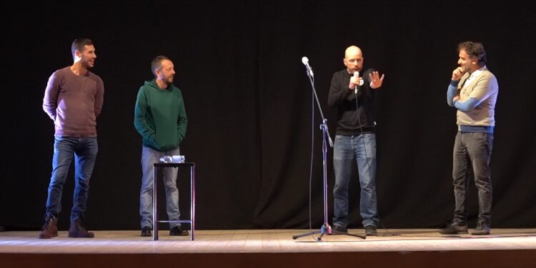 Risate e applausi a Ittiri per lo spettacolo di Luca Cupani