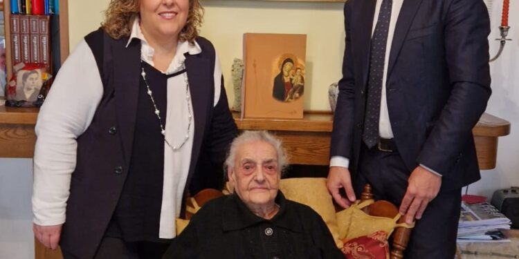 Mamoiada: Poste Italiane festeggia l’ultracentenaria zia Maria Gungui