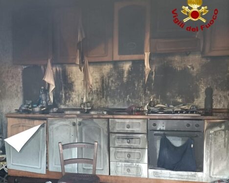 Galtellì: a fuoco un’abitazione, sul posto i vigili del fuoco