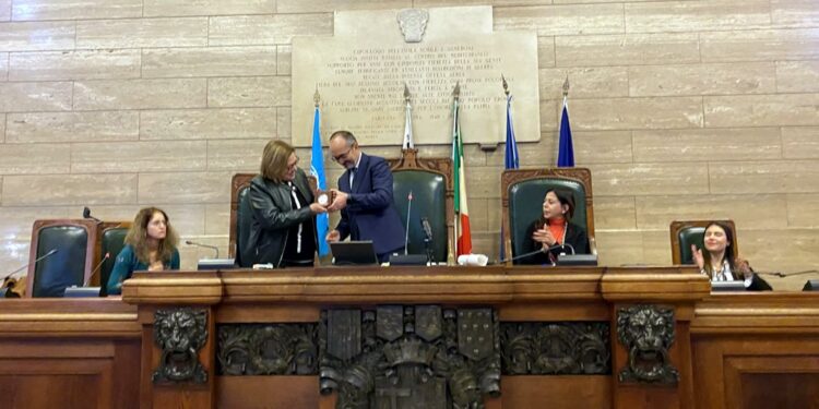 Cagliari: la presidente dell’associazione di volontariato “Donne al traguardo onlus” Silvana Migoni premiata con la “Medaglia d’Onore Ottone Bacaredda”