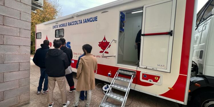 Grande partecipazione degli studenti dell’Istituto Alberghiero e del Polo Tecnico “Devilla” alla raccolta di sangue organizzata dall’Avis e dall’Aou di Sassari