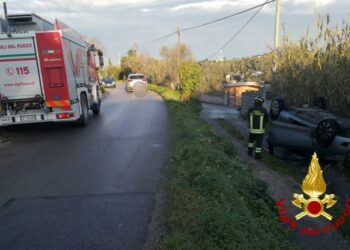 Incidente nella strada vicinale Badde Pedrosa-Taniga, intervengono i vigili del fuoco