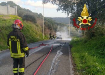 Luogosanto: a fuoco un’auto alimentata a Gpl