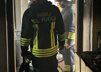 Nuoro: a fuoco un’abitazione, morto un 73enne