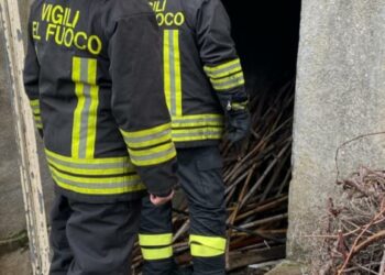 Macomer: a fuoco un ripostiglio, investito dalle fiamme è morto un 74enne