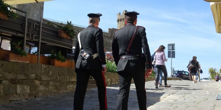 Ennesima truffa online, denunciati a Cagliari due crotonesi per truffa aggravata ai danni di una 64enne