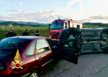 Oschiri: incidente stradale tra due auto