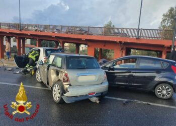 Olbia: incidente stradale in via Escrivà, due persone finiscono in ospedale