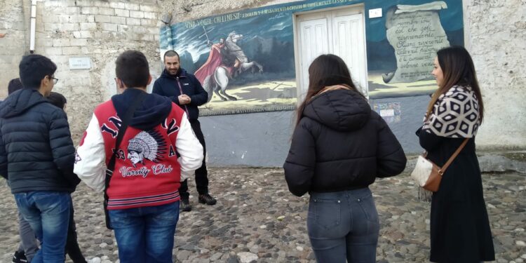 Ad Oliena è stato presentato il progetto “A scuola di murale”