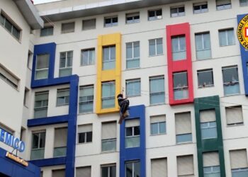 La Befana è arrivata con il suo carico di doni all’Ospedale Pediatrico Microcitemico di Cagliari