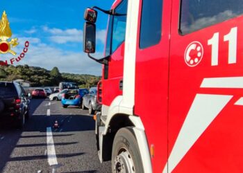 Paulilatino: incidente stradale sulla 131 in direzione Cagliari, intervengono i vigili del fuoco