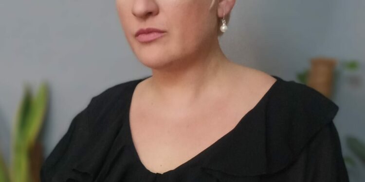 “Le voci dell’Io”, allo Spazio e Movimento inaugura la pittura introspettiva di Laura Saddi