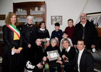 Ortacesus in festa per i cent’anni di zia Adelaide Boi