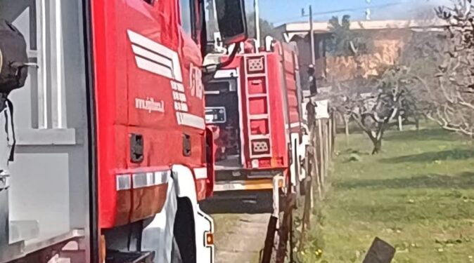 Sassari: incendio di un cavedio in un’abitazione, sul posto i vigili del fuoco