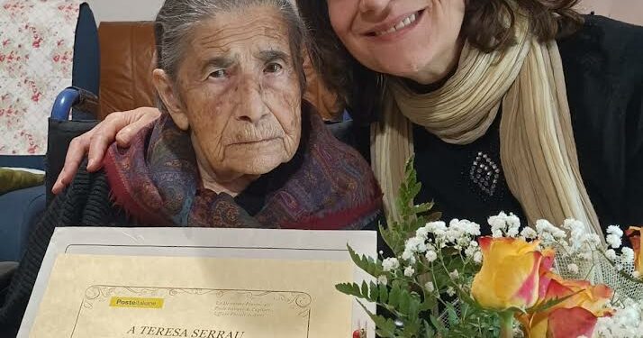 Serri: l’ufficio postale festeggia la centenaria Teresa Serrau