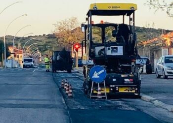 Proseguono, a Carbonia, i lavori di riqualificazione e manutenzione delle strade comunali