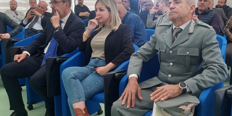 Emergenza cavallette: l’assessore dell’Agricoltura Valeria Satta ha visitato la centrale di Noragugume con i sindaci del territorio