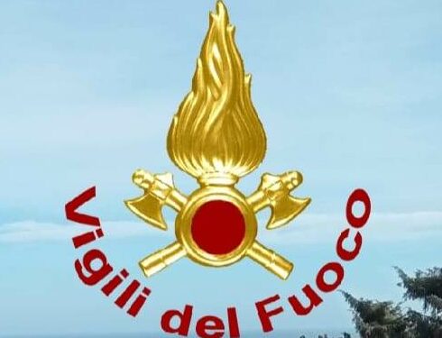 Porto Cervo: a fuoco un furgone, sul posto i vigili del fuoco