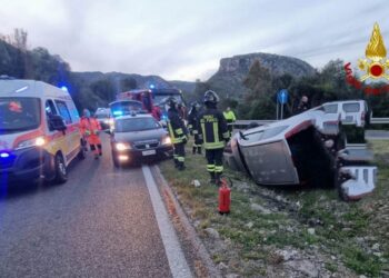 Incidente stradale a Siniscola, sul posto i vigili del fuoco