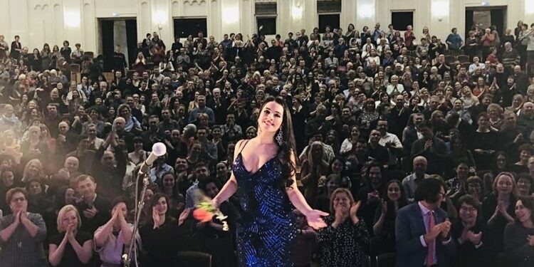 “Pasca Manna”, musica e voce di Manuela Mameli, parole di Antonio Pani. Il nuovo brano per la Pasqua è un inno alla rinascita