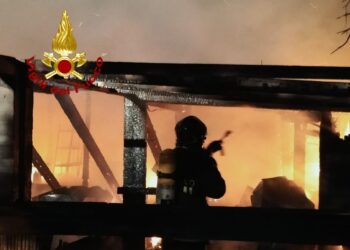 Arzachena: incendio in un chiosco bar a Liscia Ruja, intervengono i vigili del fuoco   I