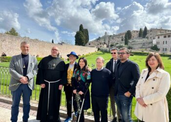 Assisi: inaugurata l’installazione dell’artista Giuseppe Carta