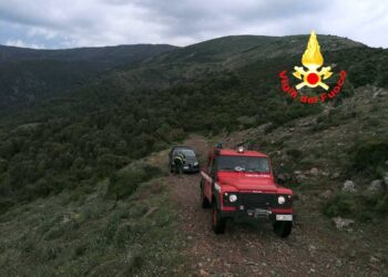 Foresta Girgini: Coppia di turisti in difficoltà, salvati dai vigili del fuoco