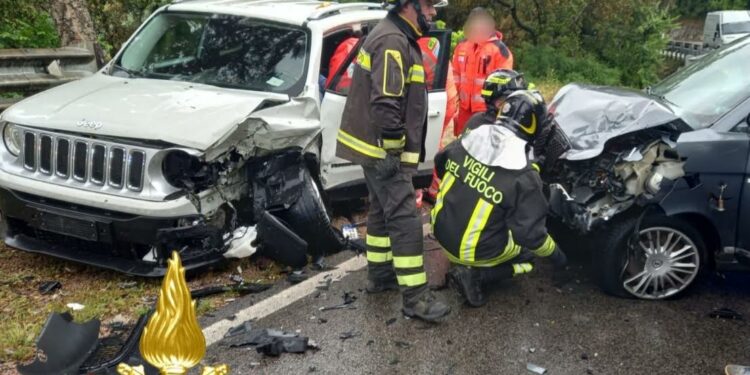 Bortigiadas: scontro tra due autovetture sulla statale 127, due persone ferite