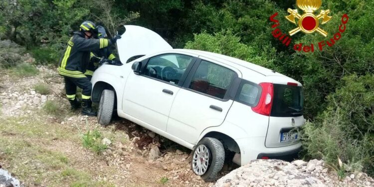 Oliena: incidente stradale nella valle di Lanaitu, una 44enne di Bari in ospedale