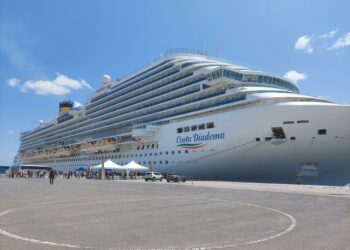 La Costa Diadema è approdata al porto di Oristano-Santa Giusta