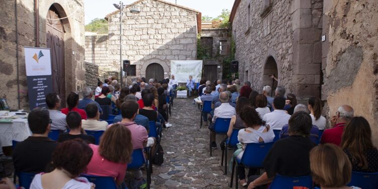E’ stata presentata questa mattina, in videoconferenza stampa, la settima edizione di Licànias, il festival in programma a Neoneli dal 22 al 25 giugno