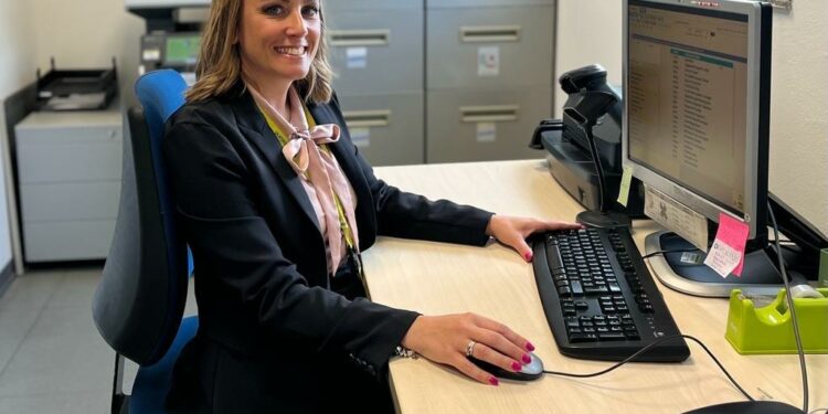 14 maggio, festa della mamma. La testimonianza di Raffaela Deidda, mamma/direttrice delle Poste a Portoscuso