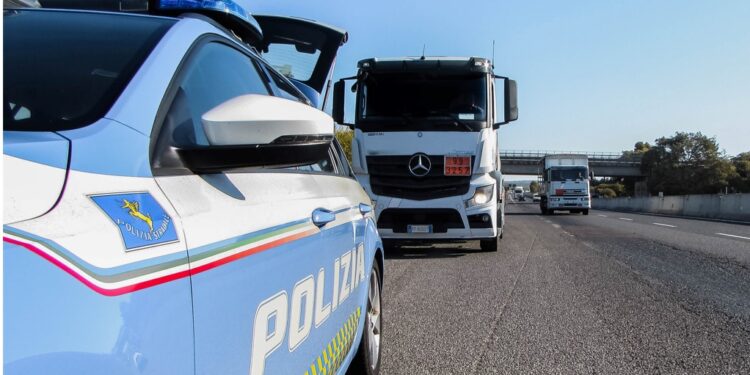 Dall’8 e fino al 14 maggio, sulle strade sarde le pattuglie della Polizia di Stato saranno impegnate nella seconda operazione “Truck & Bus”