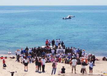 A pesca di rifiuti nel mare di Stintino