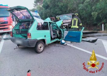 Porto Cervo: scontro frontale tra due auto, sul posto i vigili del fuoco