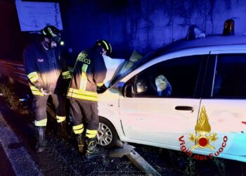 Codrongianos: auto impatta contro il guard rail sulla statale 131, ferita una persona