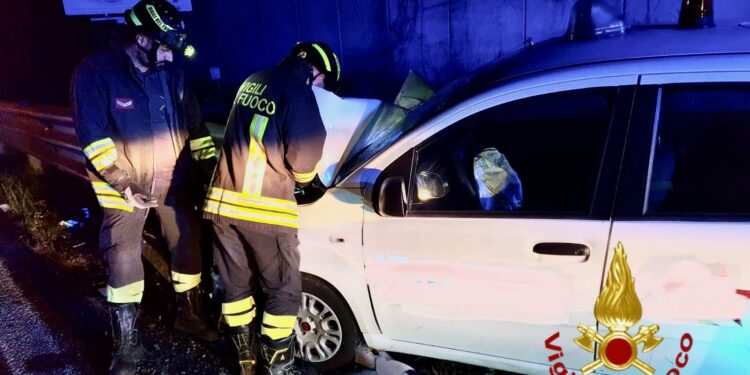 Codrongianos: auto impatta contro il guard rail sulla statale 131, ferita una persona
