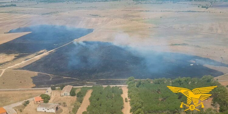 Una nuova giornata caldissima in Sardegna, per le alte temperature e gli incendi