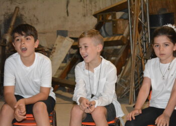 La Compagnia dei Ragazzini di Cagliari in scena con “Gli esami di Arlecchino” di Gianni Rodari