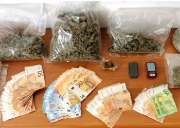 La Polizia di Stato ha arrestato in flagranza di reato un 20enne incensurato per detenzione ai fini di spaccio di sostanza stupefacente