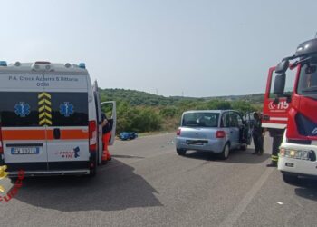 Incidente stradale sulla provinciale per Ittiri, due persone in ospedale
