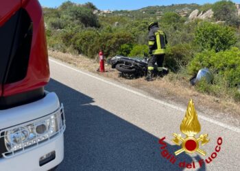 La Maddalena: scontro tra una moto e un’auto, una persona in ospedale